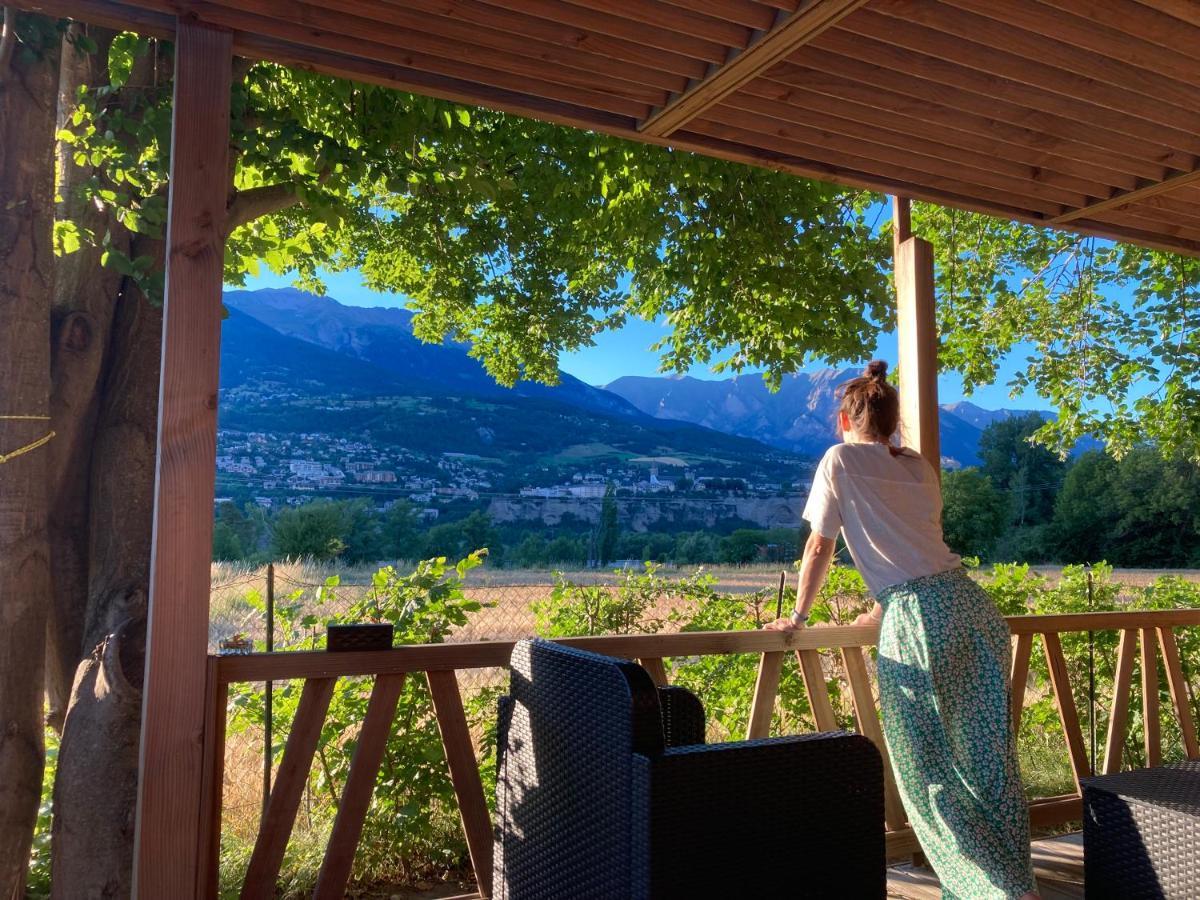 Hotel Camping Les Grillons Embrun Esterno foto