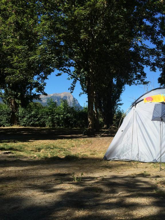 Hotel Camping Les Grillons Embrun Esterno foto
