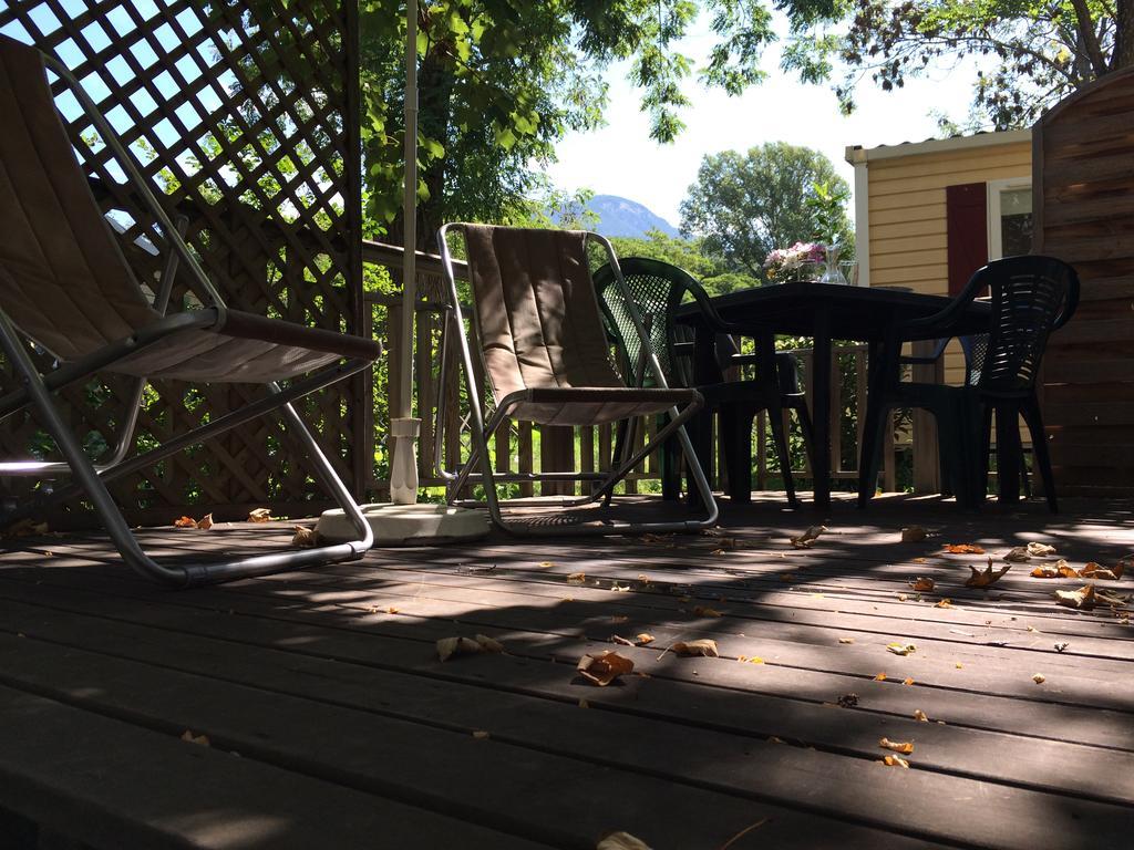 Hotel Camping Les Grillons Embrun Esterno foto